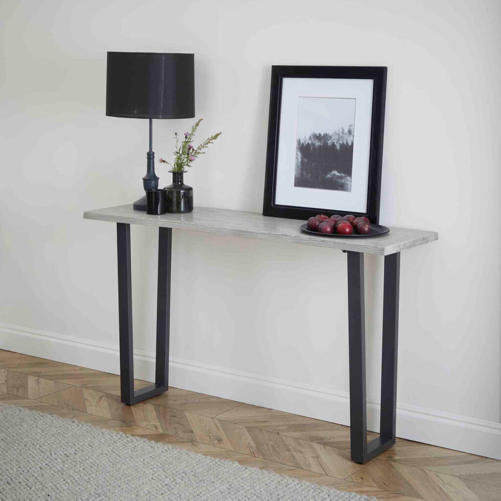 G5368 soho console hall table roseland furniture 6 0fff7079 9678 4e70 a922 ca1720d4702a