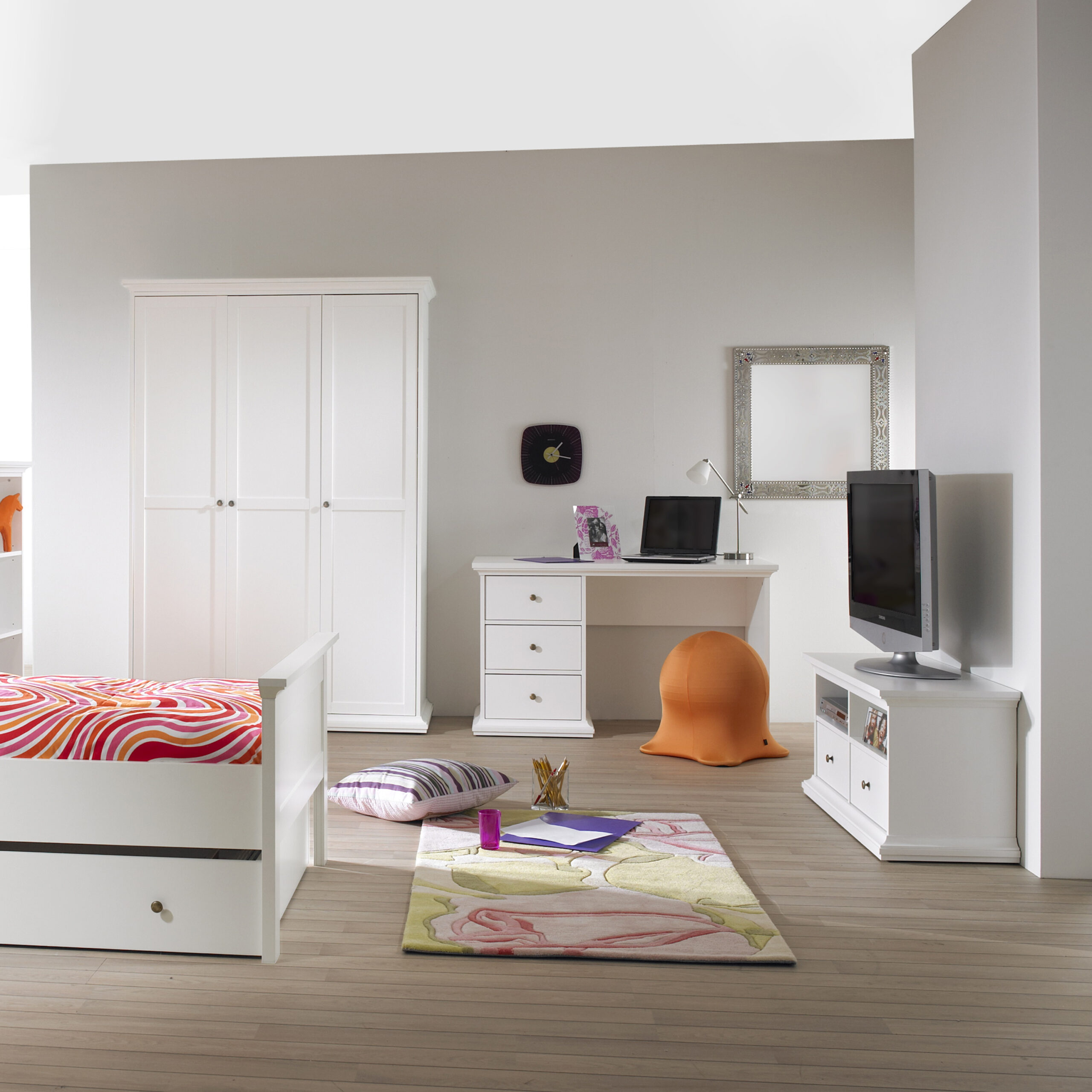 Paris Wardrobe with 3 Doors in White - Image 8