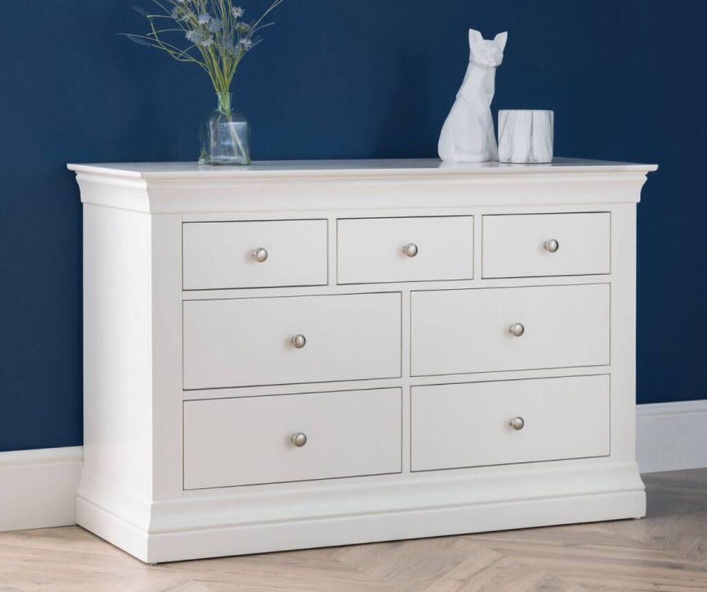 Clermont 4 3 drawer chest 01.jpg